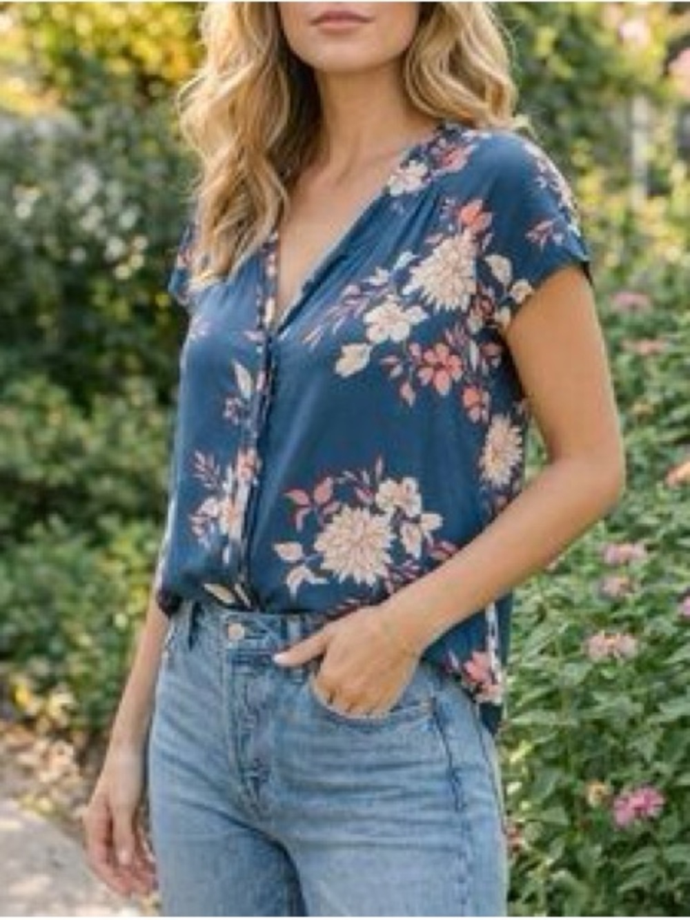 Alice blue floral top size small